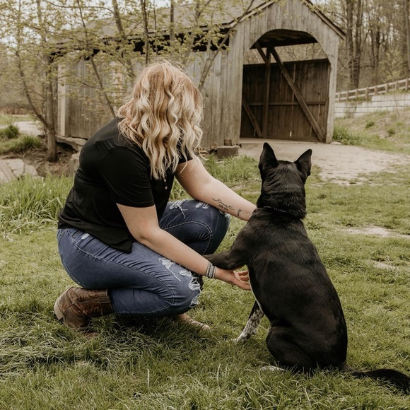 Meet your Posher, Kelcy! 💕 - Picture 8 of 8